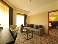 Crystal Palace Hotel Hotels near RomExpo Arena