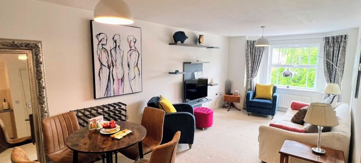 Peartree Serviced Apartments Отели в г. Солсбери