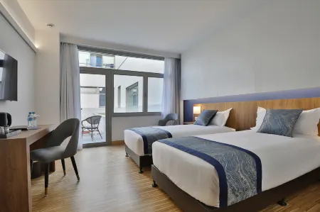 Hotel Villa Odon Отели в г. Алькоркон