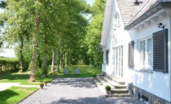 Superb Holiday Home with Garden in Serinchamps