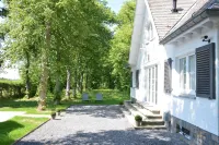 Superb Holiday Home with Garden in Serinchamps Hotels in Ciney