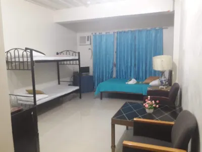 Kaseldorzhostel Transient at Moonwalk Paranaque Miniso 주변 호텔