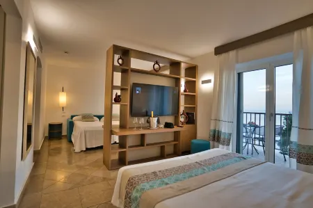 El Faro Hotel & Spa