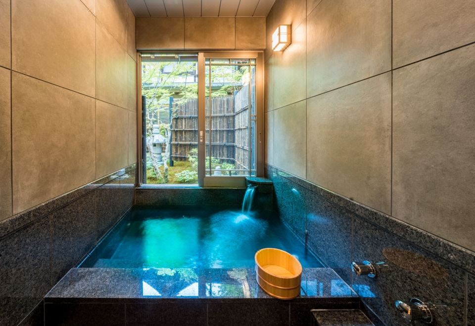 슈쿠보 고야-산 에코-인 템플 썸네일