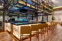 Hilton Garden Inn Anaheim Resort - bar