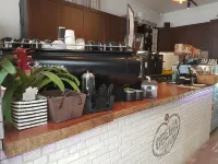 Tall Trees Motel Mountain Retreat Hotels in Wongawallan