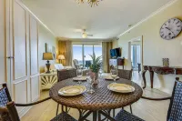 Twin Palms by Book That Condo