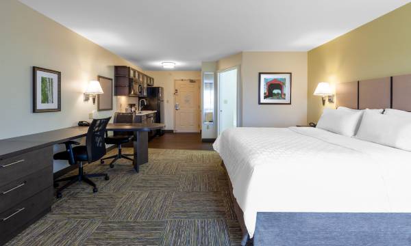 Candlewood Suites Kalamazoo by IHG