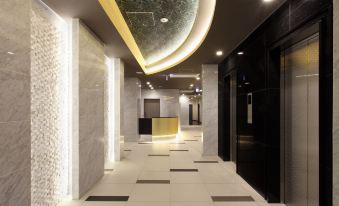 Nipponbashi Luxe Hotel