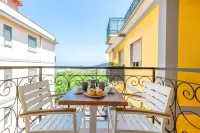 SorrentoVibes - New & Stylish Two Bedroom Apartment with Balconies