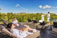 Bernstein Acamed Resort Hotels in Hecklingen