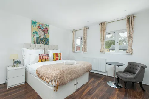Skyvillion - 2Bed House W/Grdn&Parking in Hatfield