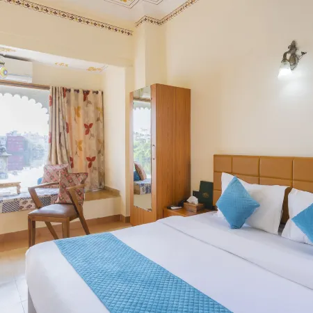 Natural Lake View Hotel