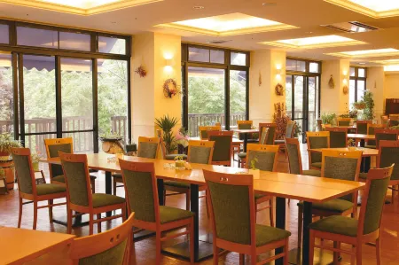 Okuhida Garden Hotel Yakedake Отели рядом с достопримечательностью «Падение Хираю»