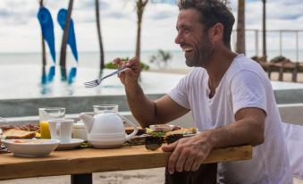 The Loop Beach Resort- Adults Only