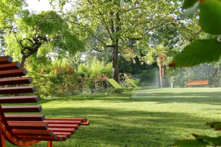 Le Clos des Queyries, Chambres d'Hôtes Отели рядом с достопримечательностью «Большой театр Бордо»