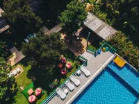 The Royal Bamboo Lodges - Pools