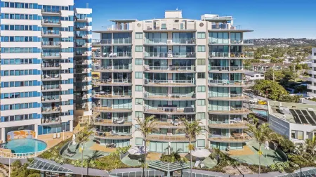 Key Largo Apartments Отели рядом с достопримечательностью «Маручйдор Бич»