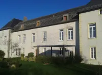 Le Chateau de Buchy Отели в г. Понт-а-Муссон