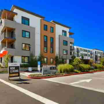 Bluebird Suites Near Facebook HQ Hotel Exterior