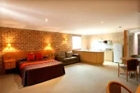The Hermitage Motel - Campbelltown Hotels in Elderslie