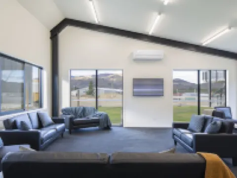 Harvest Park Studios Hotels in Cromwell