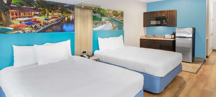 Days Inn & Suites by Wyndham San Antonio Near Frost Bank Ctr ベアのホテル