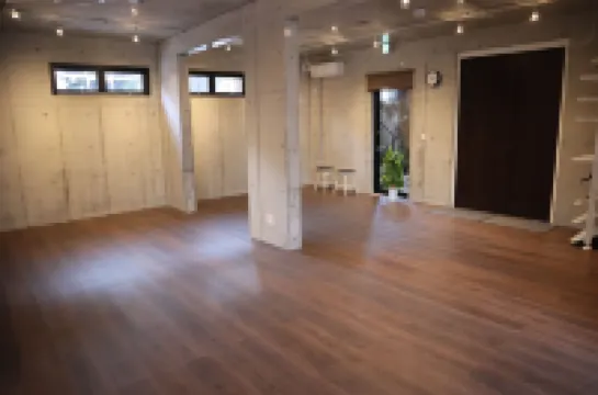 Treeside Hotel & Apartment