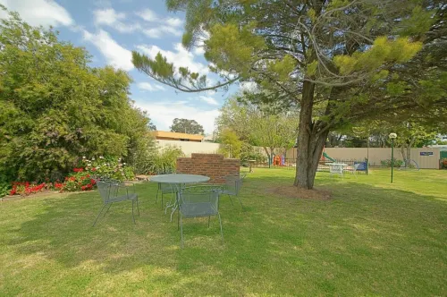 Nicholas Royal Motel - No Pets Allowed Hotels in Hay