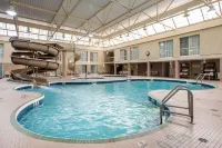 Clarion Hotel & Suites - Pools