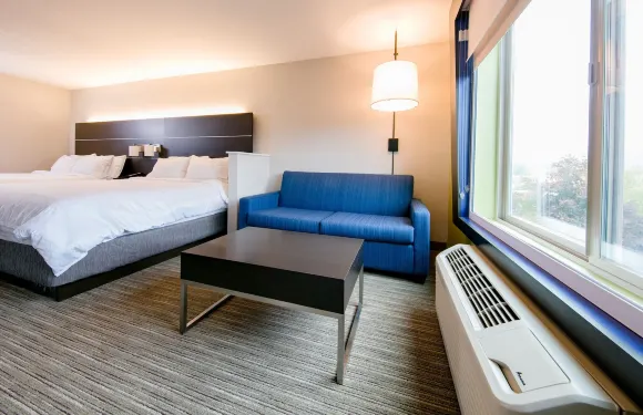 胡德里弗智選假日套房酒店