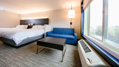 Holiday Inn Express & Suites Hood River