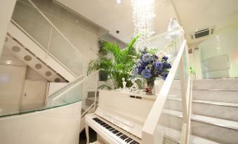V Hotel (Adult Only)
