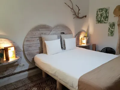 Cactus Host Hotels in 