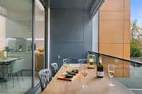Manhattan Apartments - Caulfield North