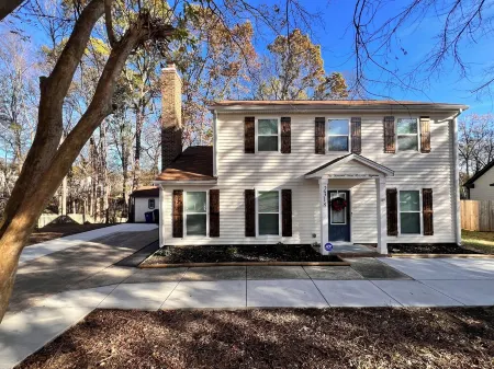 Flexis living 4-bedroom house in Charlotte-PNC-University-MotorSpeedway Отели рядом с достопримечательностью «Университет Северная Каролина в Шарлотт»