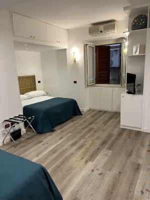 MH Design Hotel Hotel in zona Statua Equestre di Carlo III