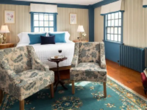Waldo Emerson Inn Hotels in Kennebunk