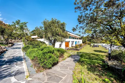 Jeju BOM Stay & Art Gallery Hotels near Lee Jung Seob Art Gallery