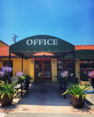 Garden Inn and Suites Glendora Отели в г. Глендора