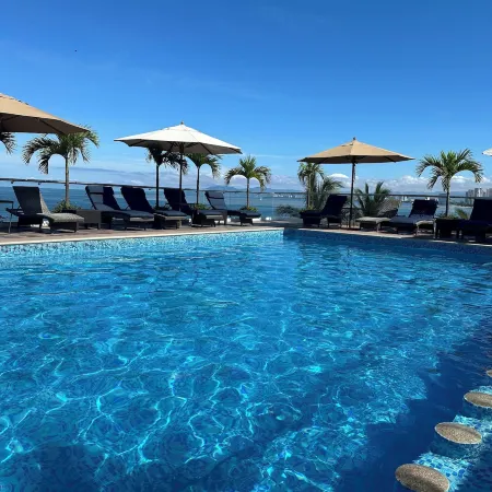The Paramar Beachfront Boutique Hotel with Breakfast Included - Downtown Malecon