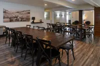 Hotel Ruby Sandpoint - breakfast