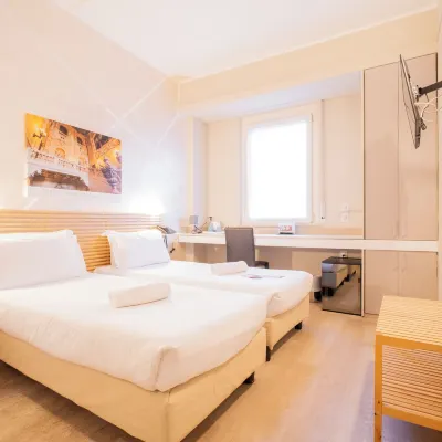 Best Quality Hotel Gran Mogol Отели рядом с достопримечательностью «Египетский музей»
