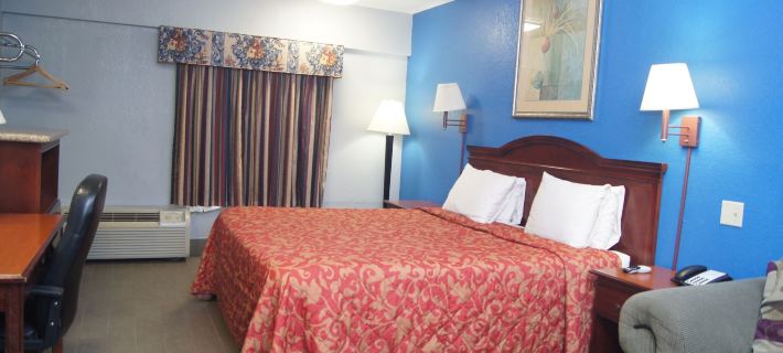 Holiday Lodge & Suites Hotels in Pittsburg County