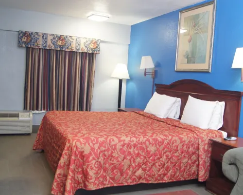 Holiday Lodge & Suites Hotels in McAlester
