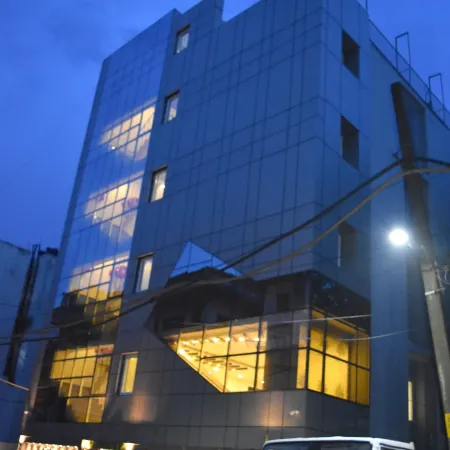 Hotel Tara Palace Redfort Отели рядом с достопримечательностью «Красный форт»