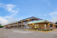 Motel 6 Salina, KS