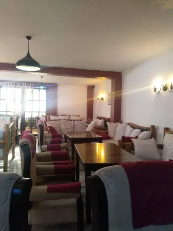 Raf' Rafreel Hotel Отели в г. Нгонг