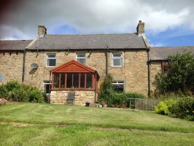 Greencarts Bunkhouse Hotel dekat The Garden Station