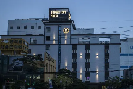 Browndot Hotel Masan Odong Отели в г. Чханвон